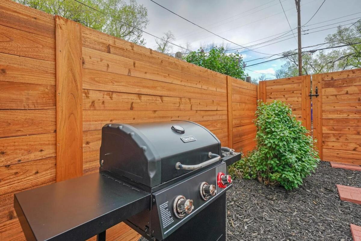 Game Parlour - Downtown Workspace Bbq Fire Pit *